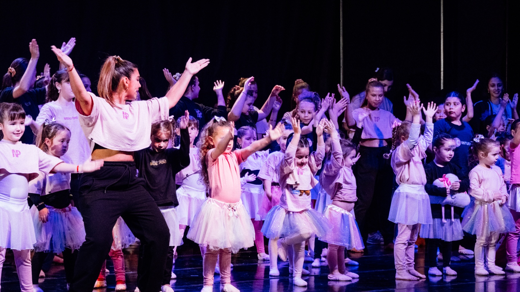 Muestra anual del estudio con familias y comunidad